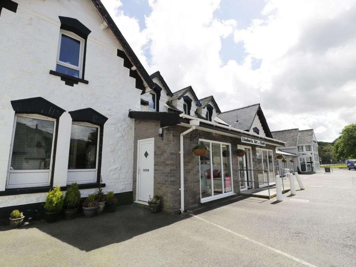 Station Apartment Llanberis Exterior photo
